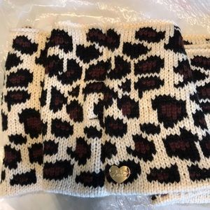 Betsy johnson loop scarf